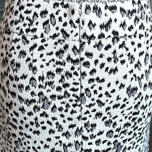 LOFT Black & White Animal Print Mini Skirt Size Small (P) - Picture 12 of 12